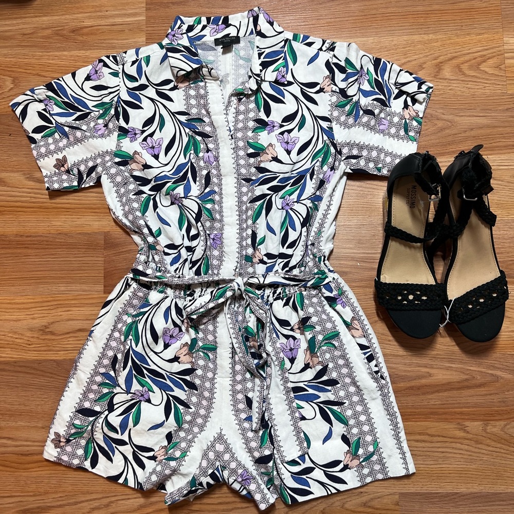 Ann Taylor Floral Printed Short Sleeve Romper Size 2